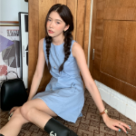 Мини-платье без рукавов с накладными карманами