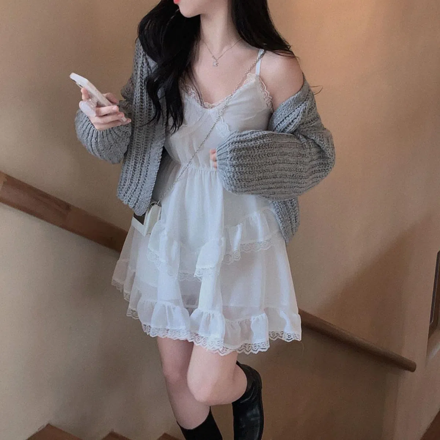 Асимметричное мини-платье из шифона с кружевом и ярусной юбкой