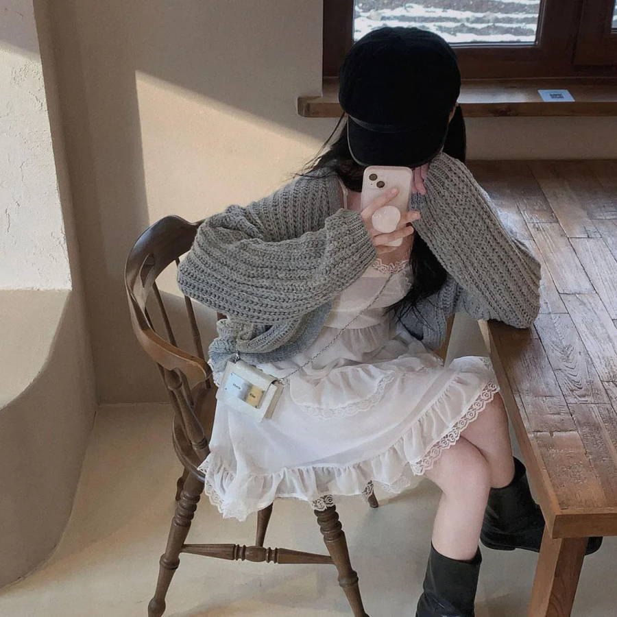 Асимметричное мини-платье из шифона с кружевом и ярусной юбкой