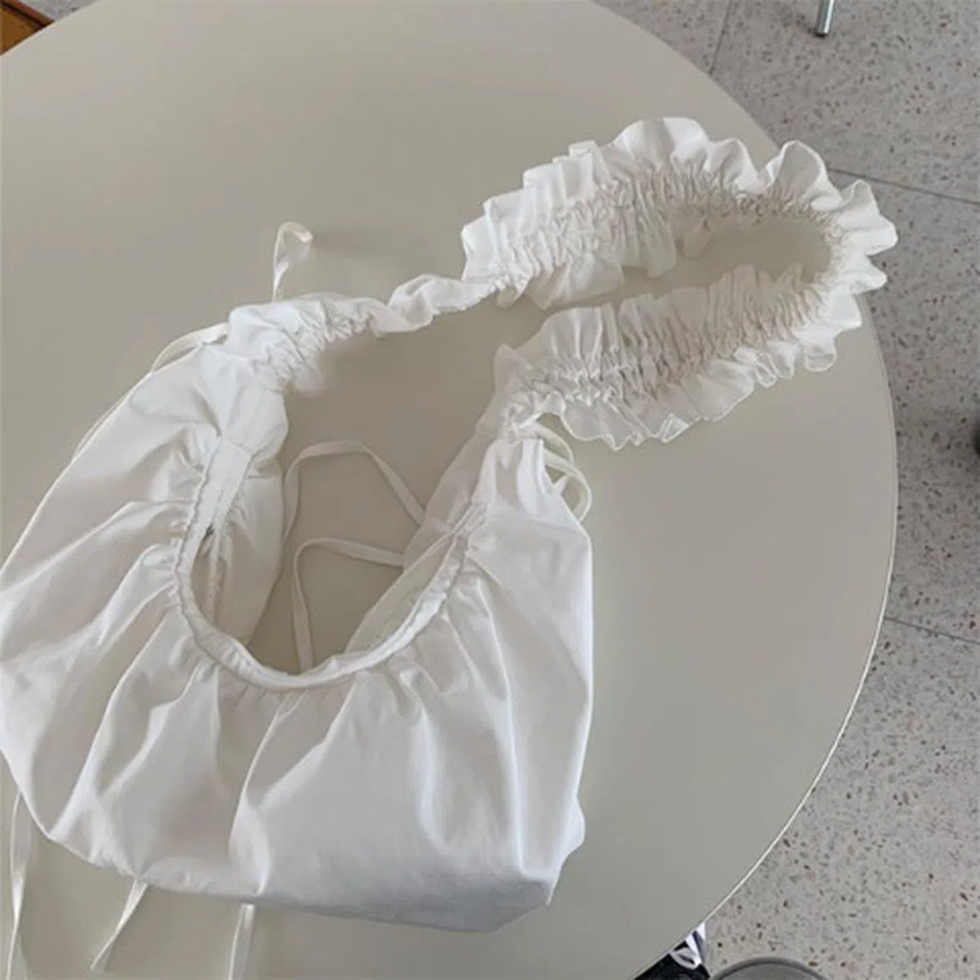 Étoin Shirring Crossbag — трендовая кроссбоди в girly-стиле