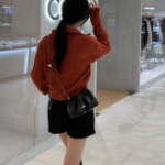 Bering Mini Bucket Bag — элегантная мини-сумка с жемчужным декором