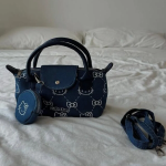Ella Denim Kitty Set Bag — джинсовая хобо-сумка с кошачьим принтом и съёмной монетницей