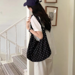 Эко-сумка с принтом в горошек и застёжкой на кнопку — повседневная лёгкость с винтажным акцентом