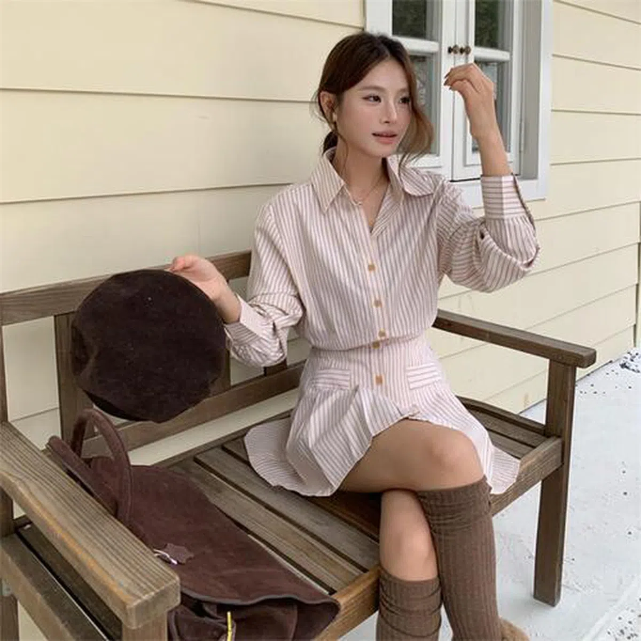 Кэжуальное мини-платье-рубашка в полоску