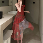 Летнее шифоновое платье с асимметричным подолом и цветочным принтом