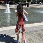 Летнее шифоновое платье с асимметричным подолом и цветочным принтом