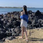 Льняное мини-платье-комбинация с бретелями и бантом