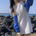 Льняное мини-платье-комбинация с бретелями и бантом