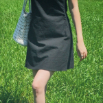 Льняное мини-платье-комбинация с бретелями и бантом