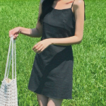 Льняное мини-платье-комбинация с бретелями и бантом