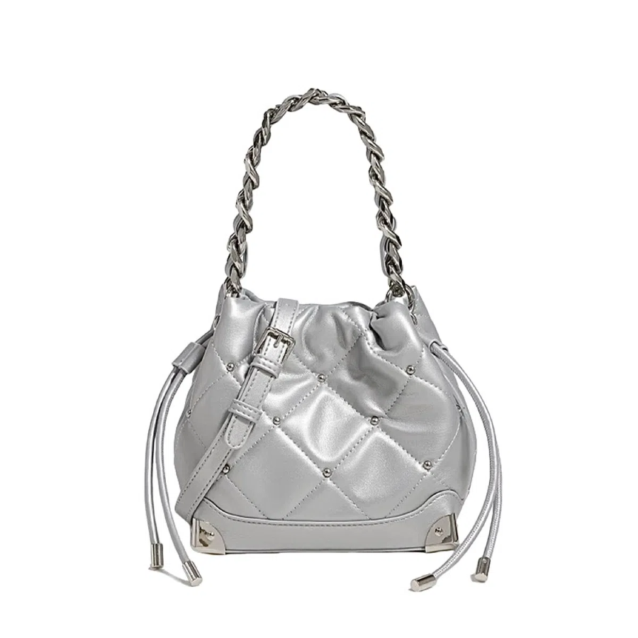 Quilted Chain Crossbody Bag — компактная и изящная стёганая сумка с цепочным ремнём