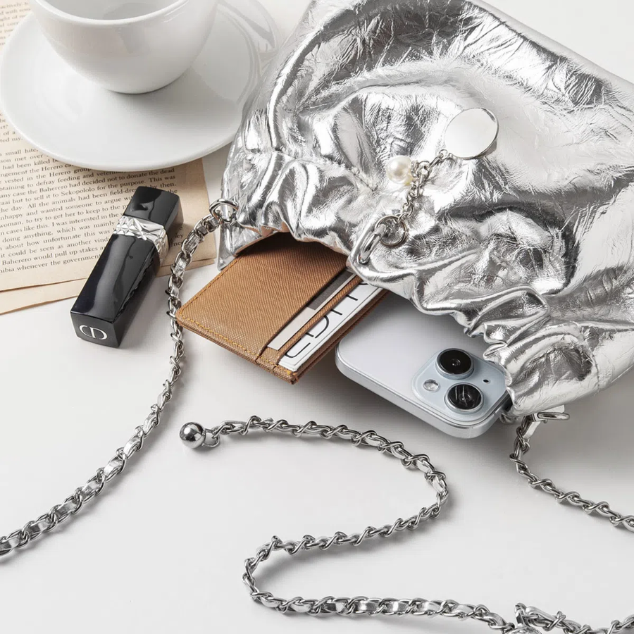 Bling Charm Mini Chain Crossbody Bag — миниатюрная сумка с цепочкой и блестящим декором