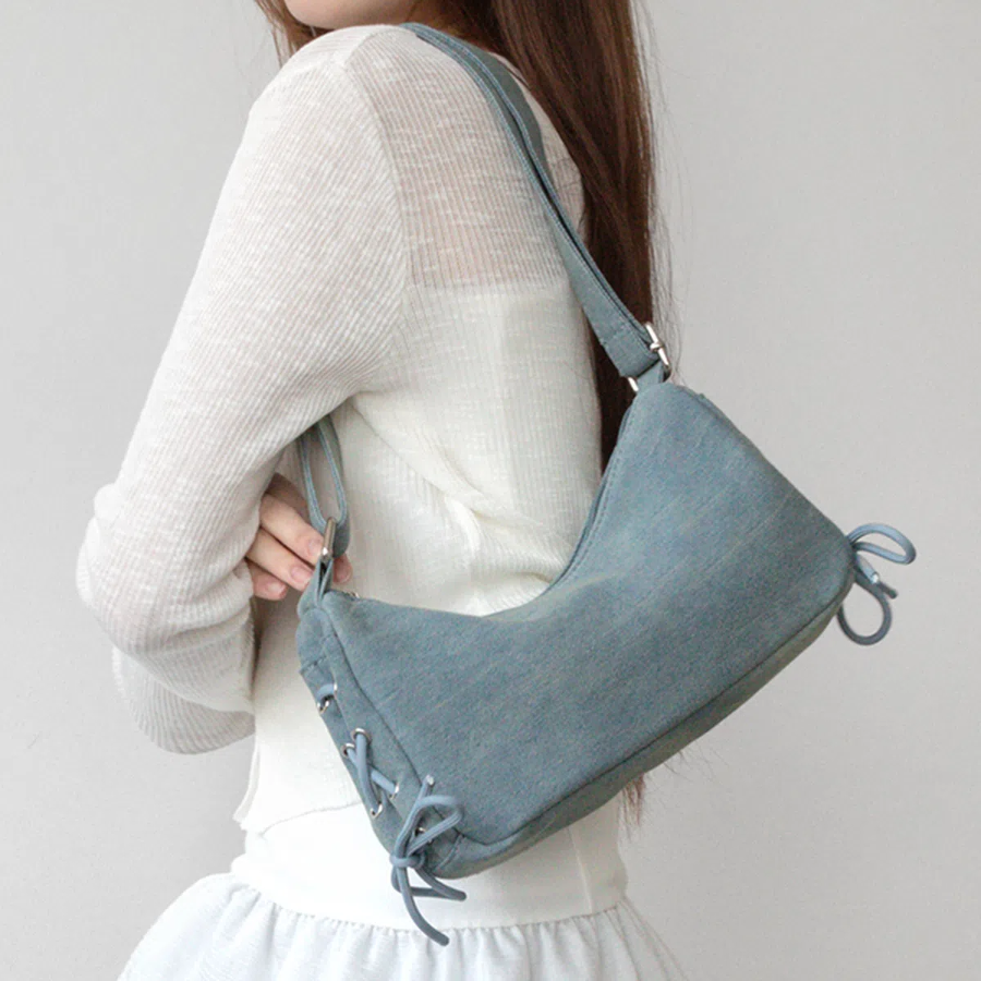 Custom Denim Eyelet Ribbon Shoulder & Crossbody Bag — джинсовая сумка с акцентной лентой и люверсами