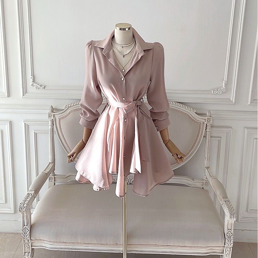 Мини-платье-рубашка с оборками и поясом