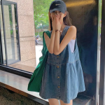 Мини-платье из денима без рукавов с V-образным вырезом и эффектом многослойности