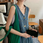 Мини-платье из денима без рукавов с V-образным вырезом и эффектом многослойности