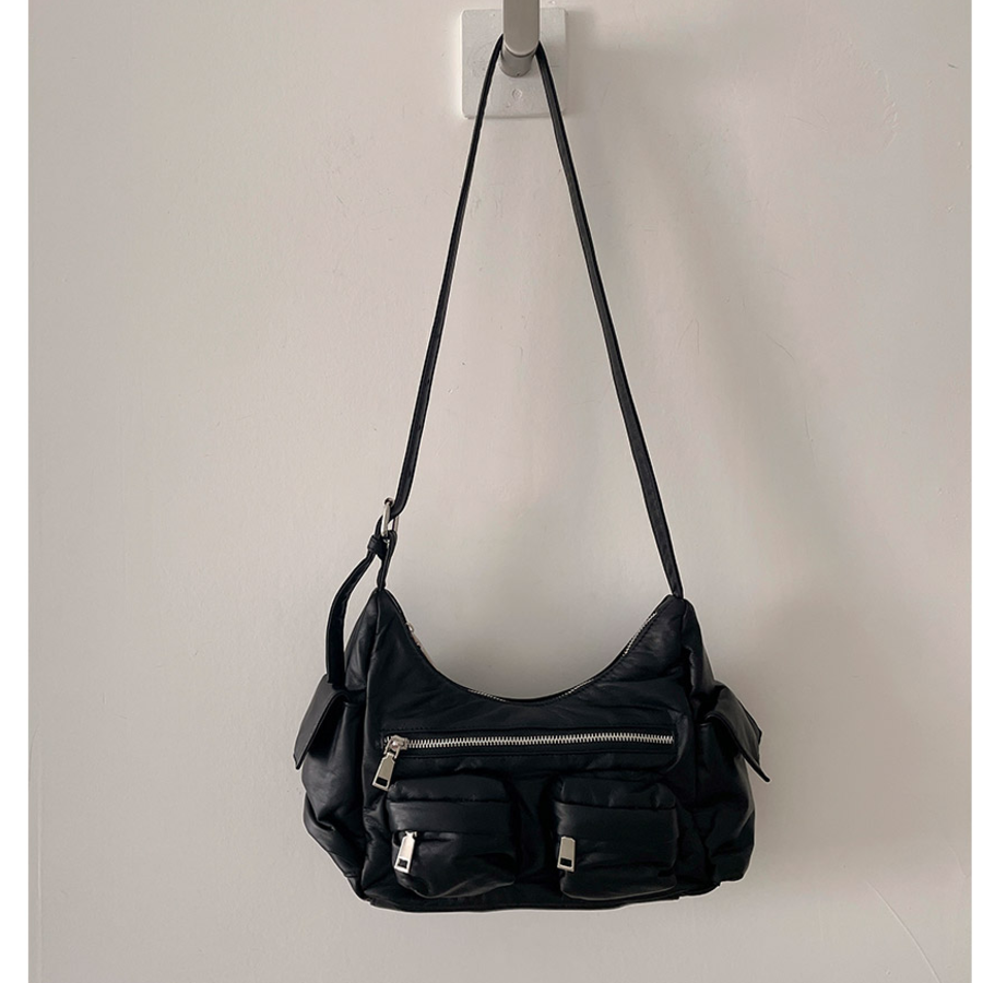 Oz Buckle Pocket Gear Bag — практичная сумка в стиле «техно» с пряжками и множеством карманов