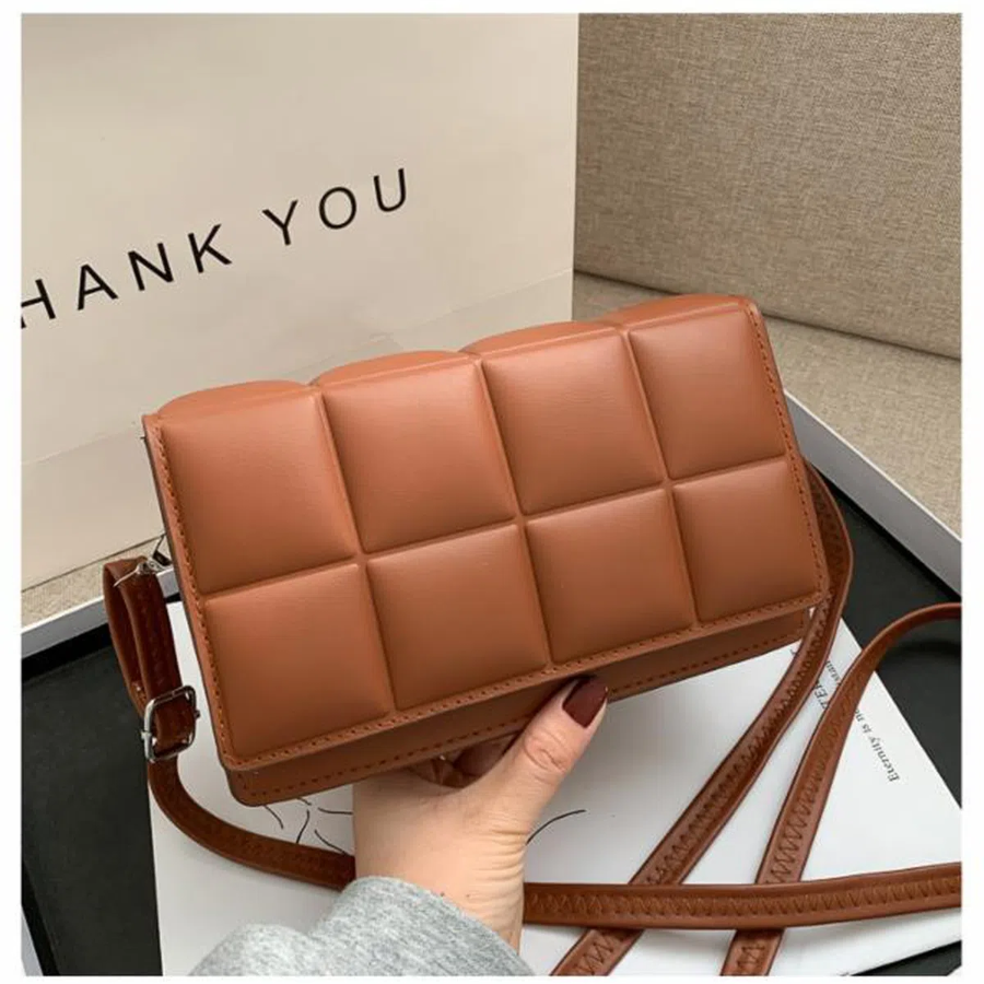 Kone Structured Bag — женственная сумка строгой формы для офиса и города