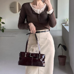 Etté Belt Buckle Leather Shoulder Bag — выразительная сумка с акцентом на детали