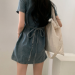 Джинсовое мини-платье с короткими рукавами и планкой на пуговицах