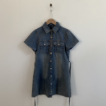 Джинсовое мини-платье с короткими рукавами и планкой на пуговицах