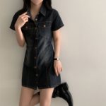 Джинсовое мини-платье с короткими рукавами и планкой на пуговицах