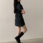 Джинсовое мини-платье с короткими рукавами и планкой на пуговицах