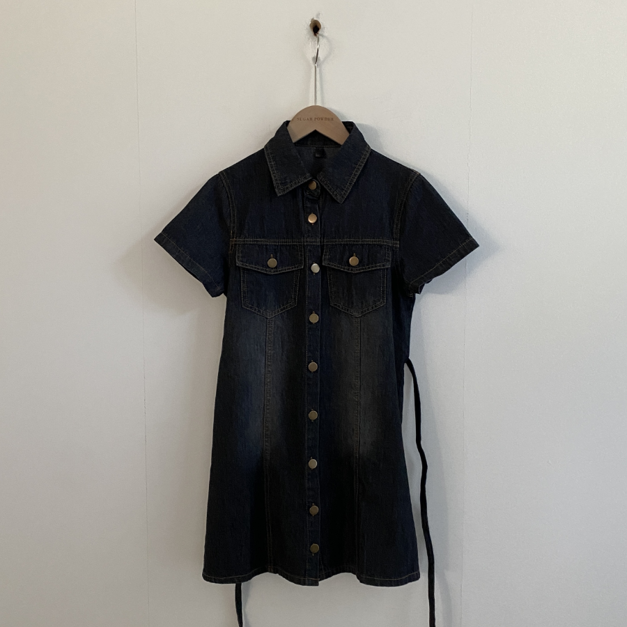 Джинсовое мини-платье с короткими рукавами и планкой на пуговицах