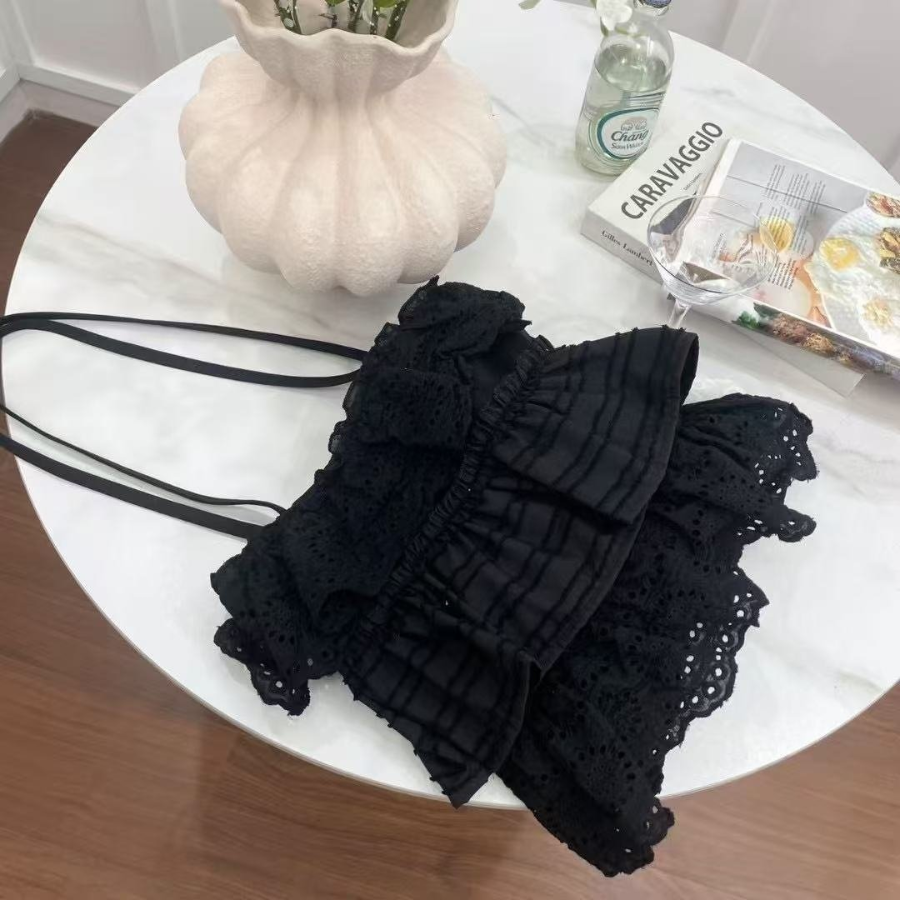 Кружевная сумка через плечо с перфорацией — лёгкий и женственный аксессуар для лета и путешествий