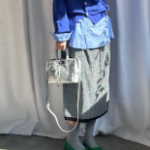 Сумка Square Bag с брелоком-ключом в форме сердца — универсальный аксессуар в элегантном стиле