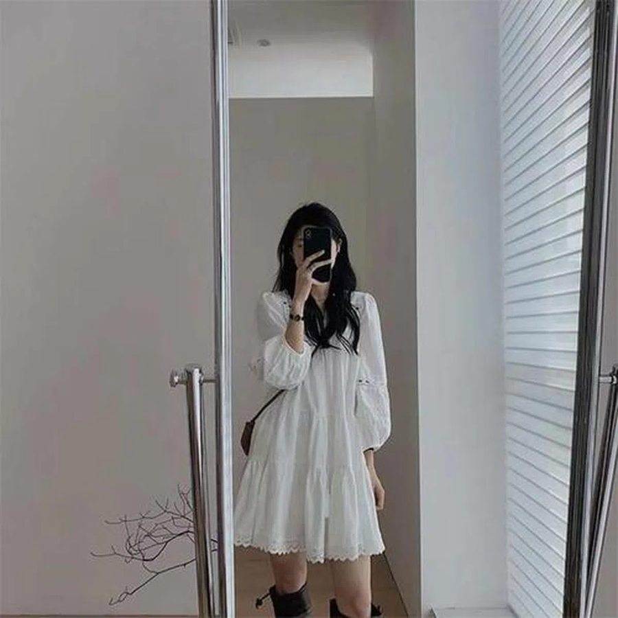 Лёгкое мини-платье в романтичном стиле для повседневных образов