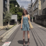 Мини-комбинезон с подтяжками из денима