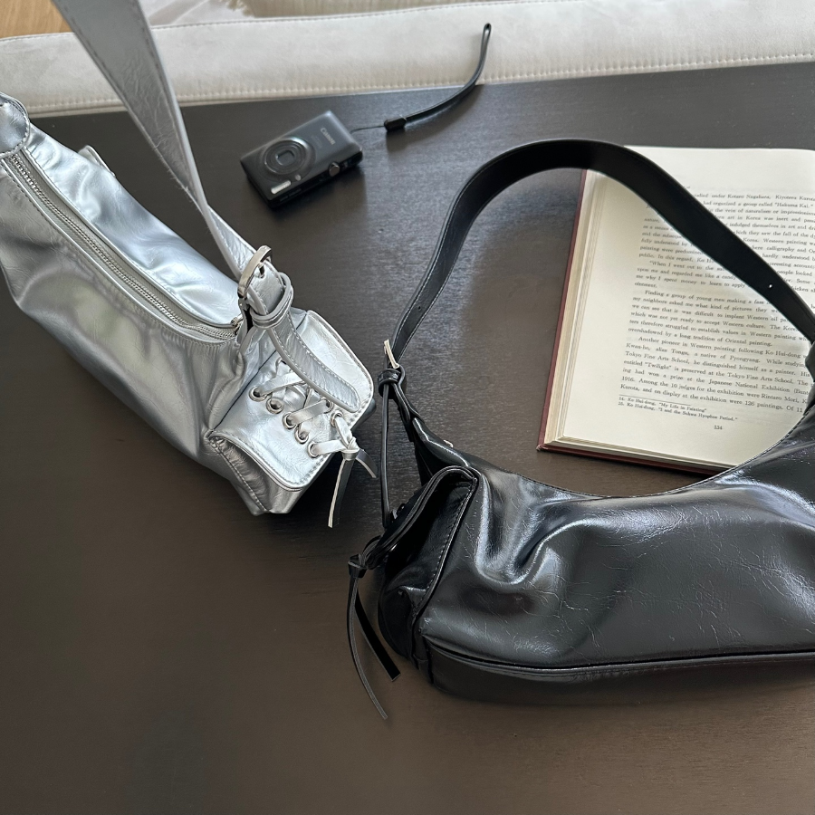 Сумка Eyelet Ribbon Corset Bag — балетная эстетика и выразительный силуэт