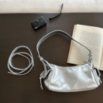 Сумка Eyelet Ribbon Corset Bag — балетная эстетика и выразительный силуэт