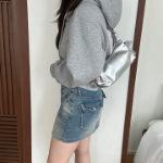 Сумка Eyelet Ribbon Corset Bag — балетная эстетика и выразительный силуэт