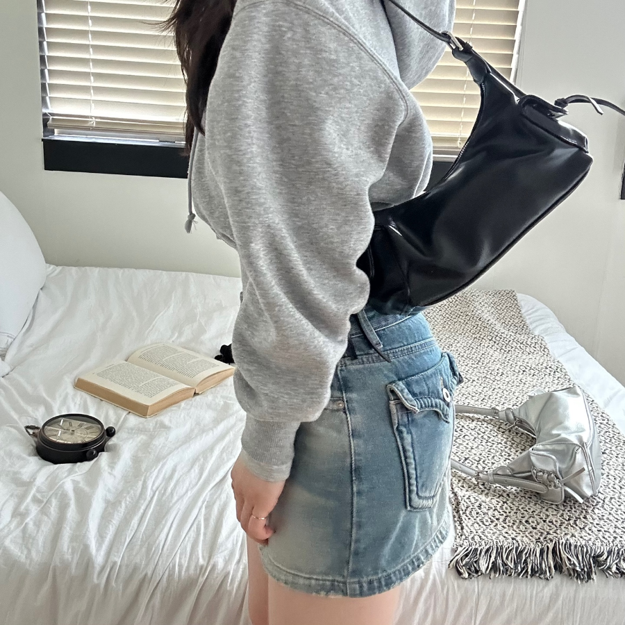 Сумка Eyelet Ribbon Corset Bag — балетная эстетика и выразительный силуэт