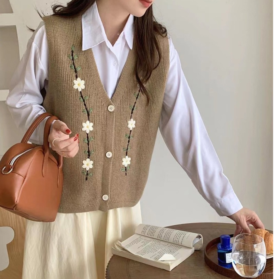 Retro Embroidered Flower Knit Vest