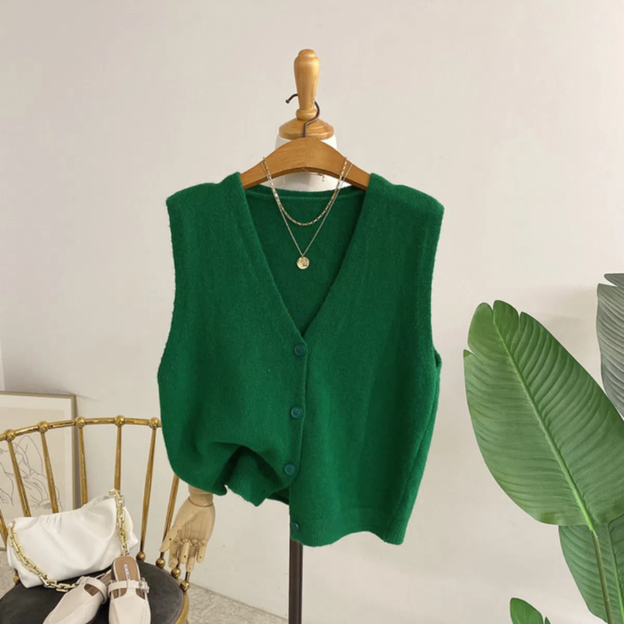 Telliro Soft Button Knit Vest