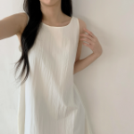 Лёгкое однотонное мини-платье без рукавов из нейлона