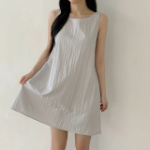 Лёгкое однотонное мини-платье без рукавов из нейлона