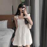 Мини-платье с ярусной юбкой на тонких бретелях