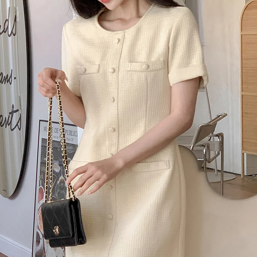 Классическое твидовое платье с короткими рукавами