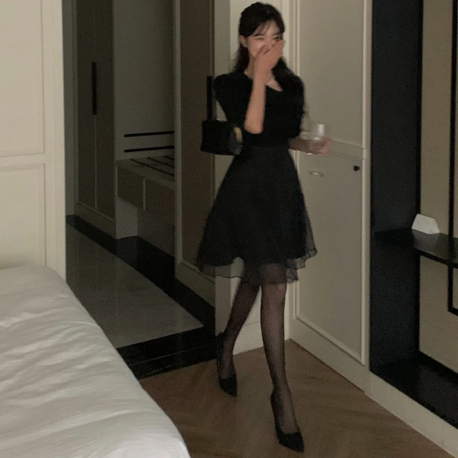 Платье с асимметричной юбкой из органзы и фатина