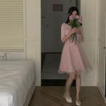 Платье с асимметричной юбкой из органзы и фатина