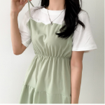 Платье с короткими рукавами и плиссировкой