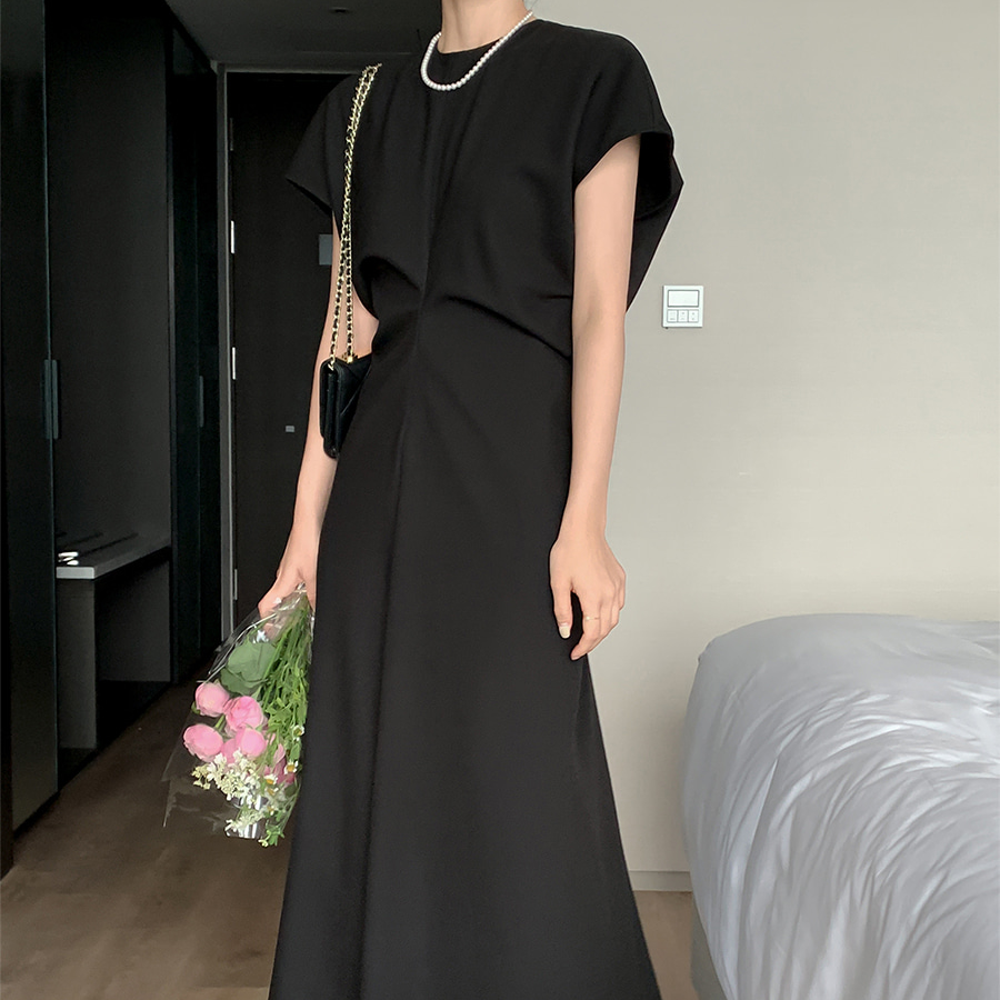 Длинное платье с круглым вырезом и рукавами-реглан