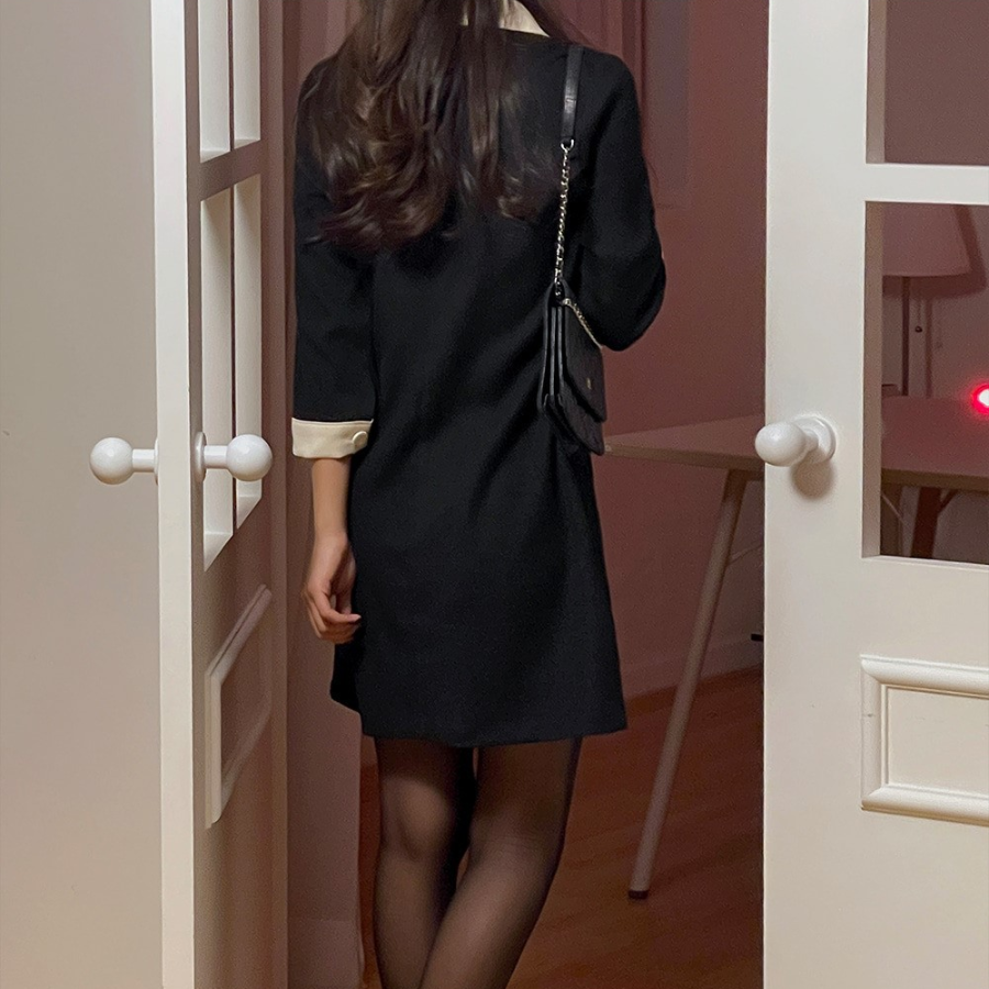 Атласное платье с воротником в стиле "Cherry Blossom"