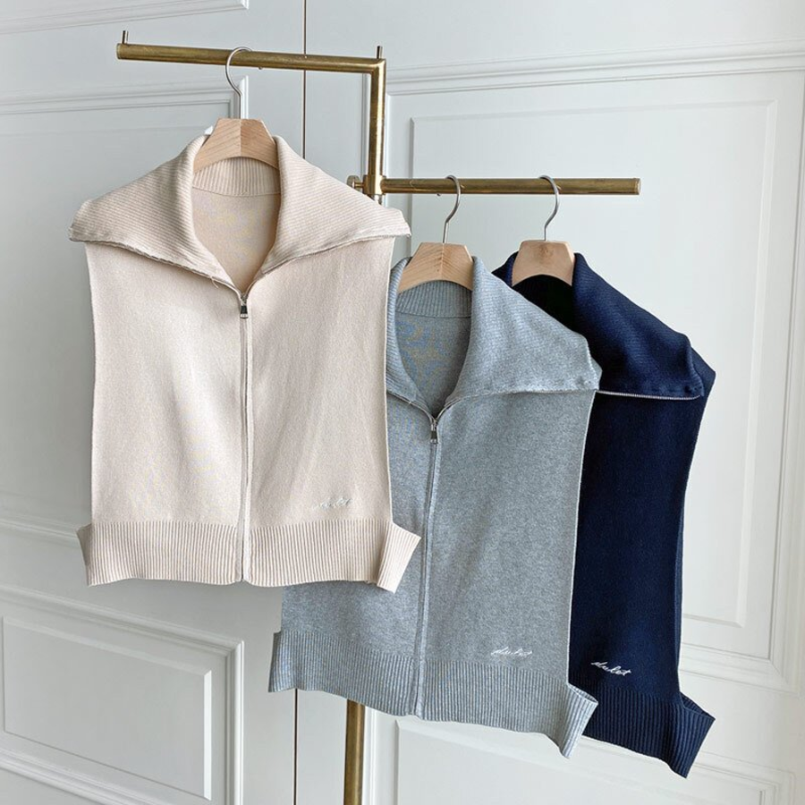 High-Neck Turtleneck Zip-Up Knit Vest