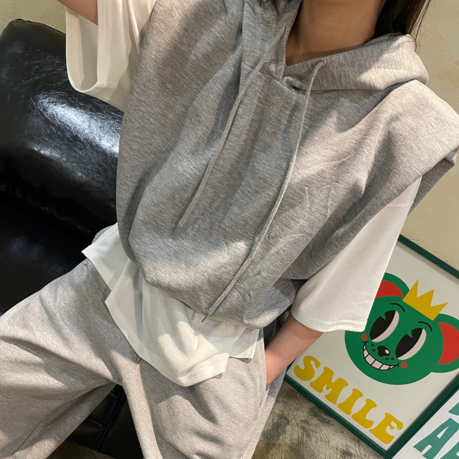 Pad Crop Hooded Waist-String Vest