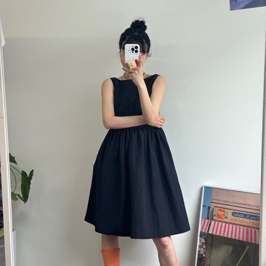 Платье-миди без рукавов с анорак-дизайном и вырезом “лодочка”